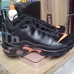 Nike Air TN youth Size 6.5. womens size 8